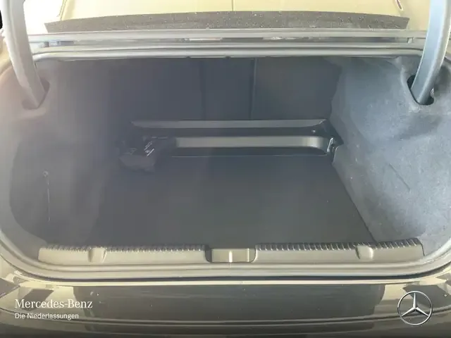 Mercedes-Benz EQE 300