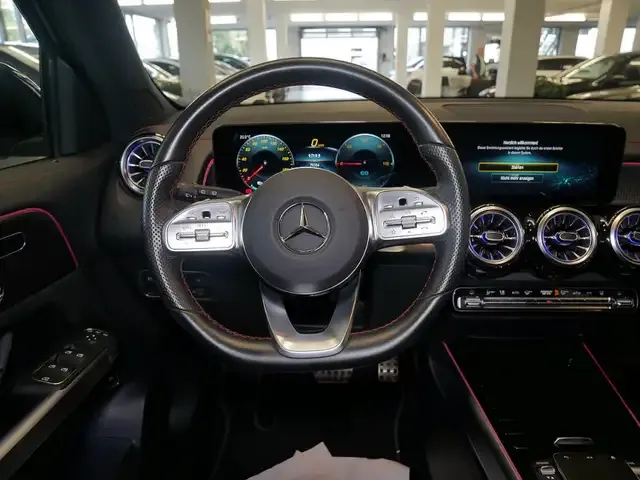 Mercedes-Benz EQB 300