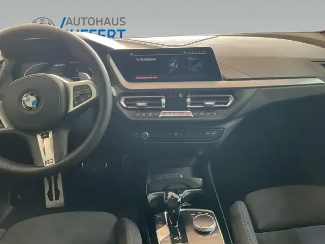 BMW 235