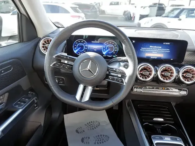 Mercedes-Benz EQB 300