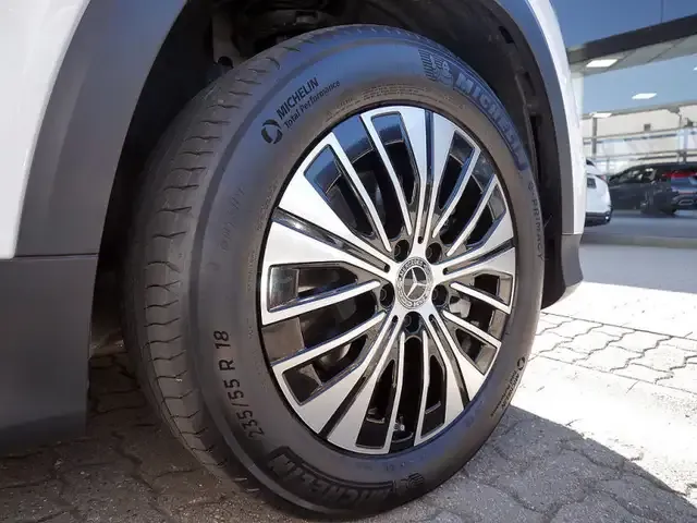 Mercedes-Benz EQB 300