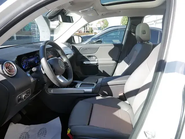 Mercedes-Benz EQB 300