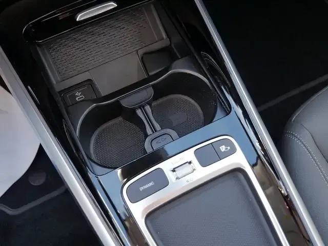 Mercedes-Benz EQB 300