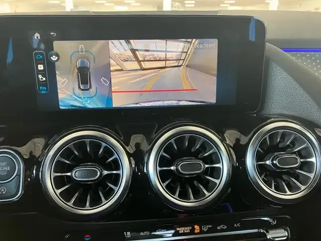 Mercedes-Benz GLA 180