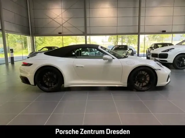 Porsche 992