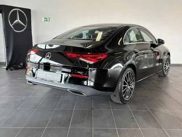 Mercedes-Benz CLA 180