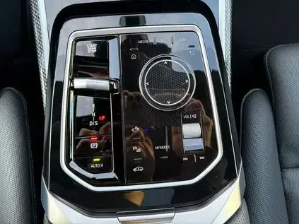 BMW 750