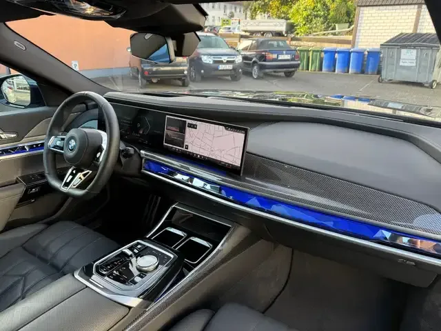 BMW 750
