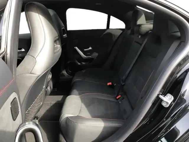 Mercedes-Benz CLA 220