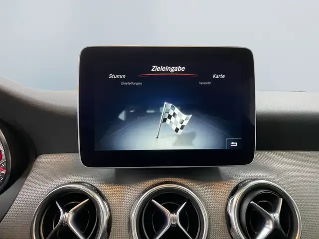 Mercedes-Benz GLA 180