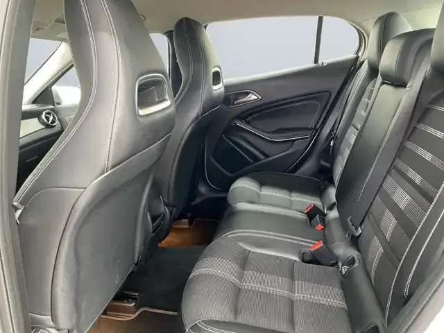 Mercedes-Benz GLA 180