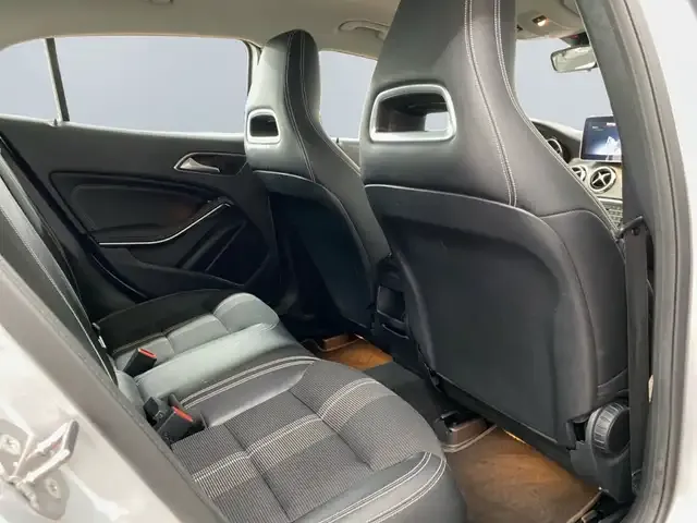 Mercedes-Benz GLA 180