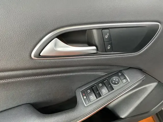 Mercedes-Benz GLA 180