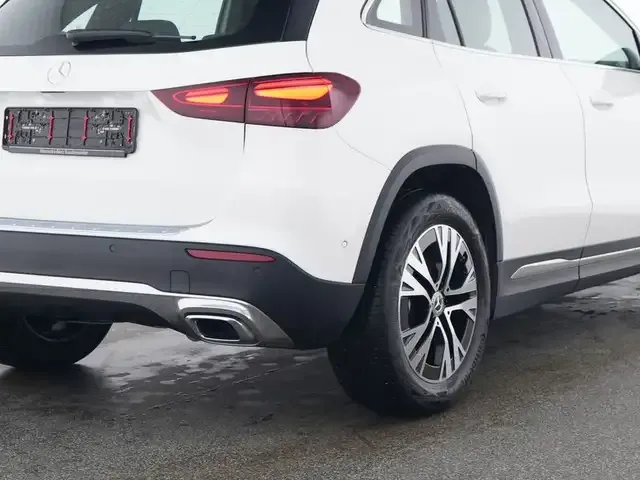 Mercedes-Benz GLA 220