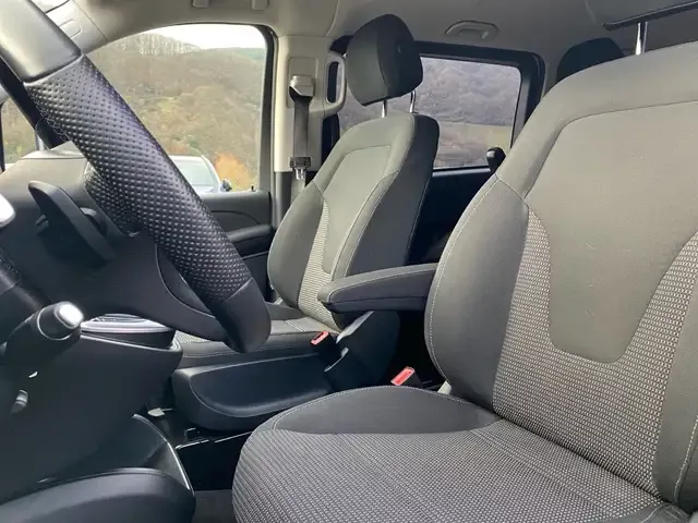 Mercedes-Benz EQV 300