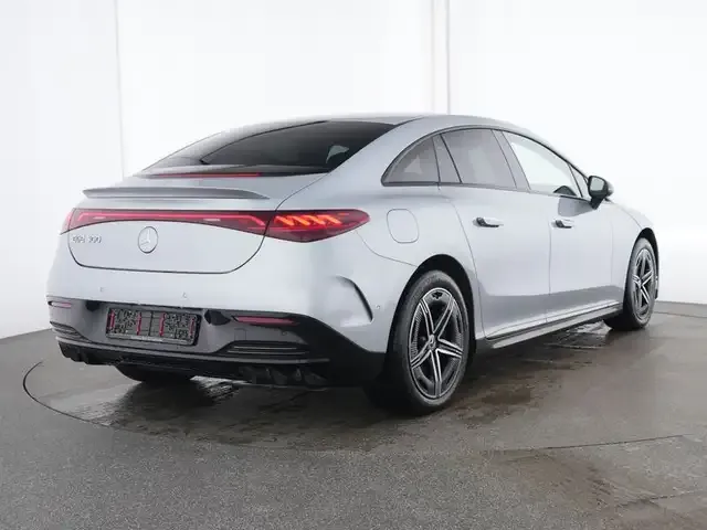 Mercedes-Benz EQE 300