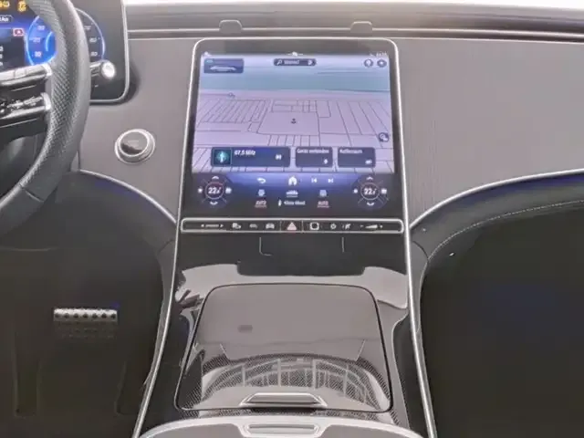 Mercedes-Benz EQE 300