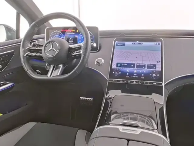 Mercedes-Benz EQE 300