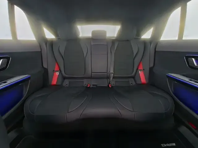 Mercedes-Benz EQE 300