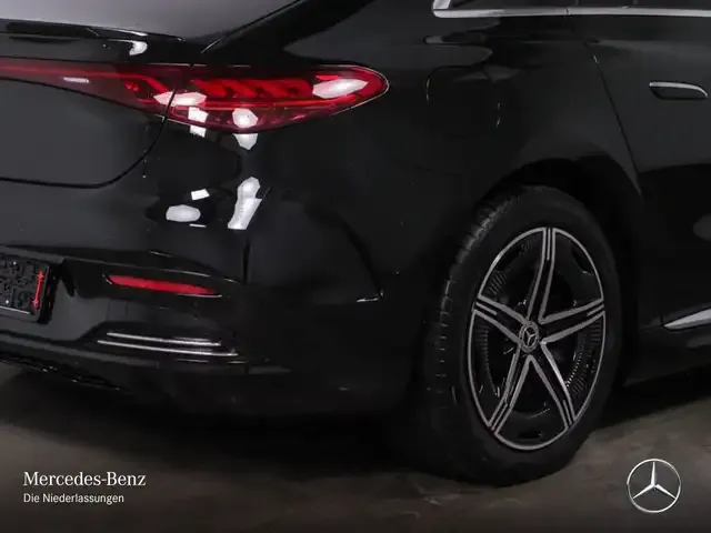 Mercedes-Benz EQE 300