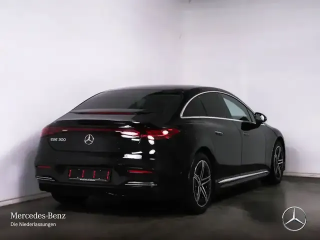 Mercedes-Benz EQE 300