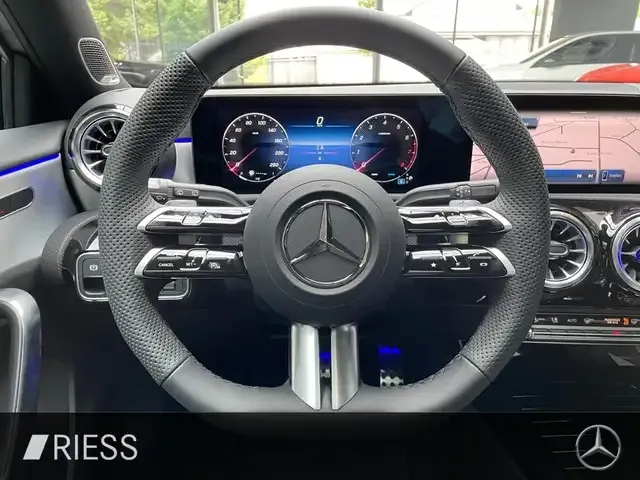 Mercedes-Benz A 220