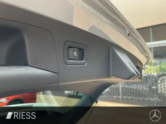 Mercedes-Benz A 220
