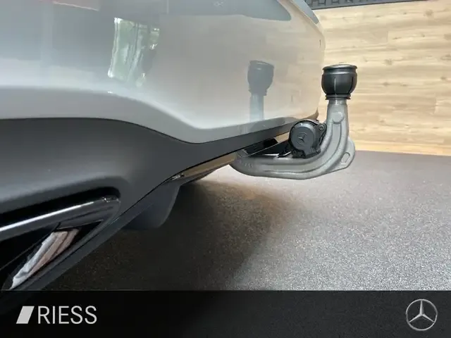 Mercedes-Benz A 220