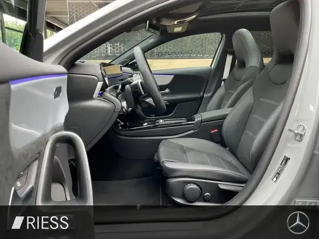 Mercedes-Benz A 220