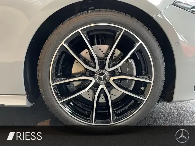 Mercedes-Benz A 220