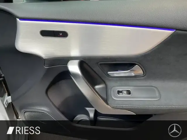 Mercedes-Benz A 220