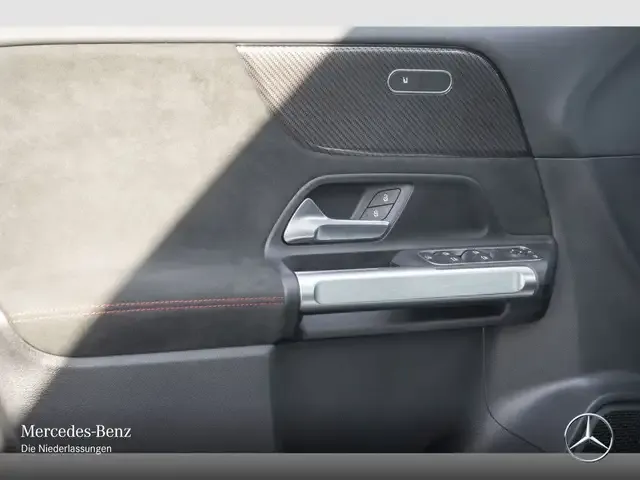 Mercedes-Benz GLB 180