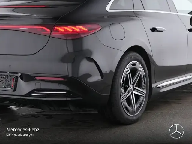 Mercedes-Benz EQE 300
