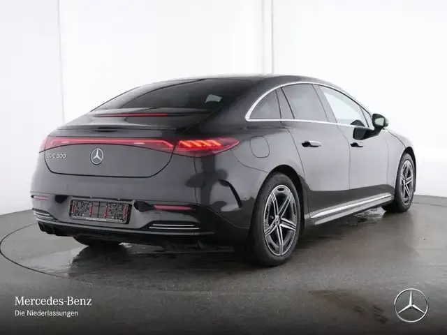 Mercedes-Benz EQE 300