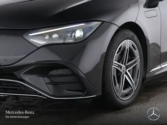 Mercedes-Benz EQE 300
