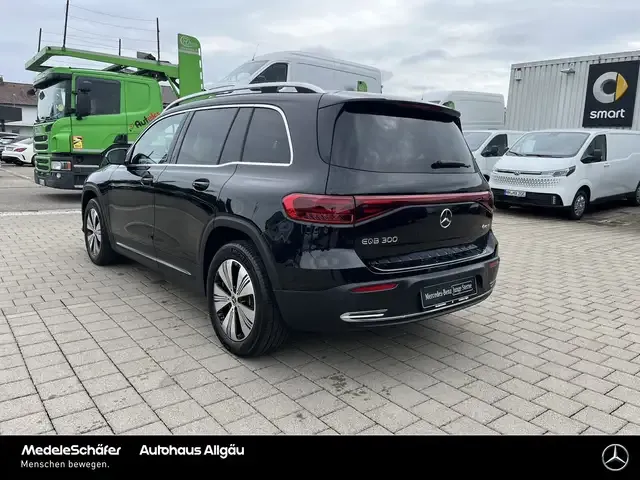 Mercedes-Benz EQB 300