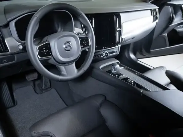 Volvo V90 Cross Country