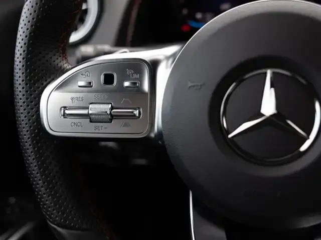 Mercedes-Benz EQB 300