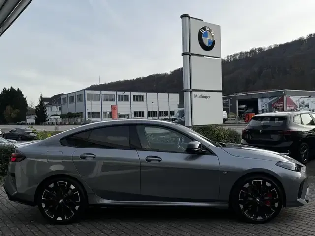 BMW 235