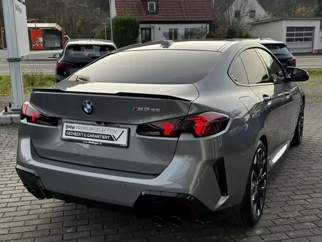 BMW 235