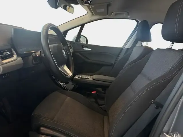 BMW 225