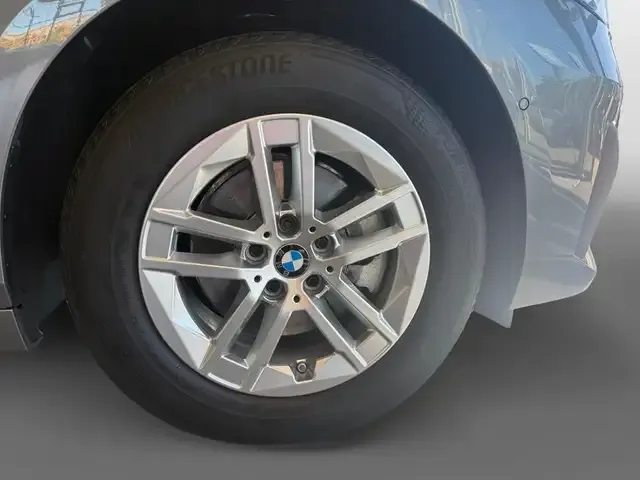 BMW 225