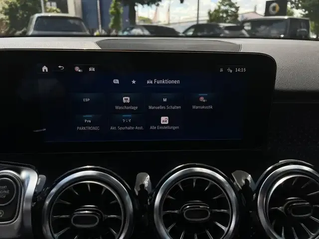 Mercedes-Benz GLB 200