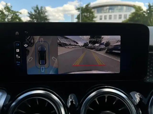 Mercedes-Benz GLB 200