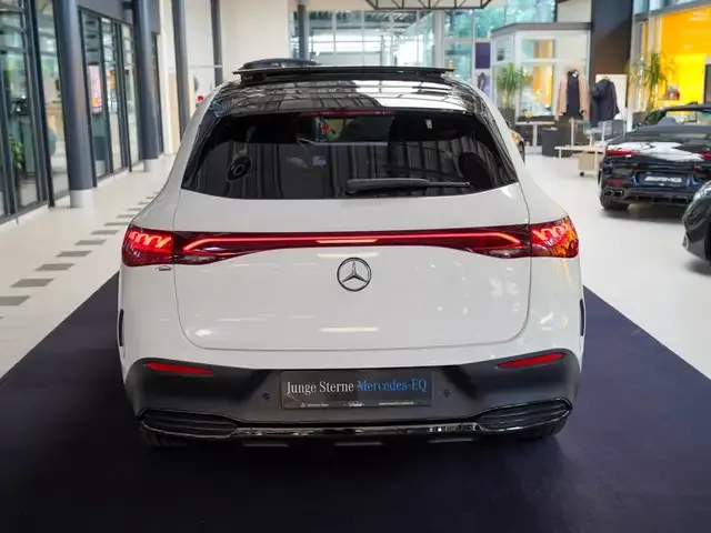 Mercedes-Benz EQE 300