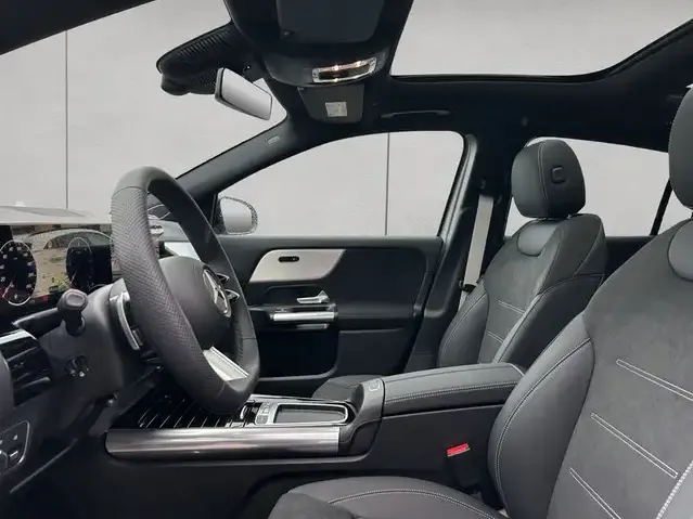 Mercedes-Benz GLA 220