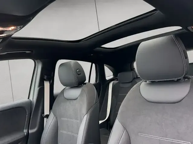Mercedes-Benz GLA 220