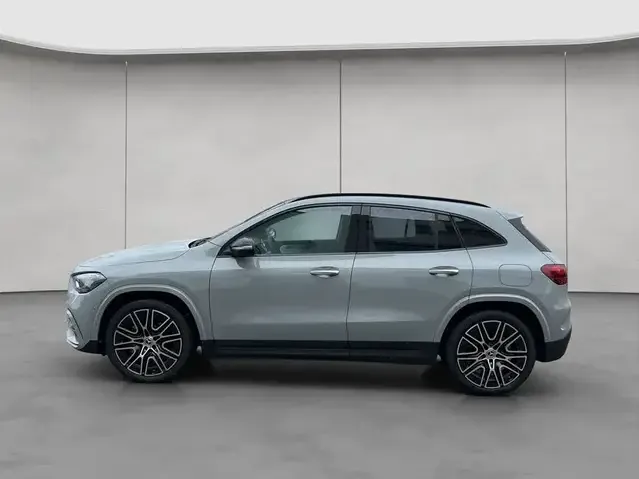 Mercedes-Benz GLA 220