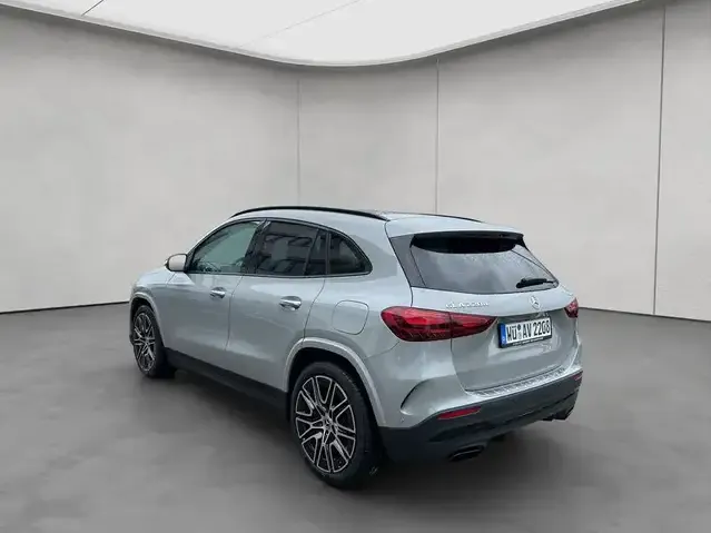 Mercedes-Benz GLA 220