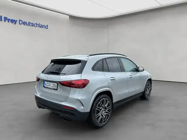 Mercedes-Benz GLA 220